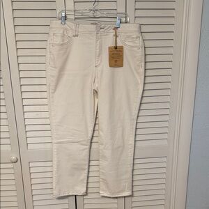 Democracy Women's Cream Ankle Jeans